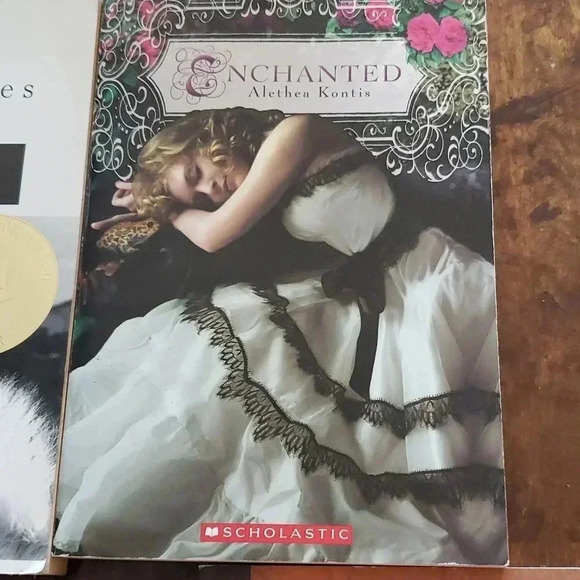 Books lot of 5 - Picture 5 of 7